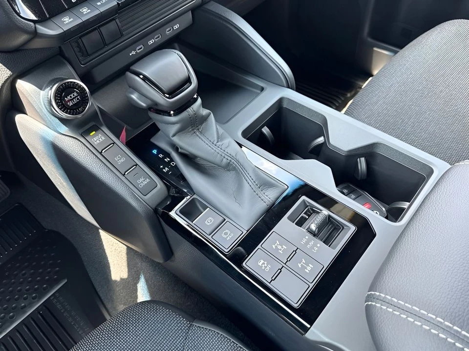 2027 Toyota J250 Land Cruiser Prado - Image 16 of 31