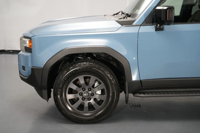 2027 Toyota J250 Land Cruiser Prado - Image 3 of 31