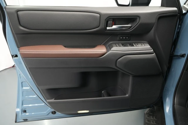 2027 Toyota J250 Land Cruiser Prado - Image 31 of 31
