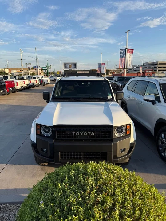 2027 Toyota J250 Land Cruiser Prado - Image 2 of 10