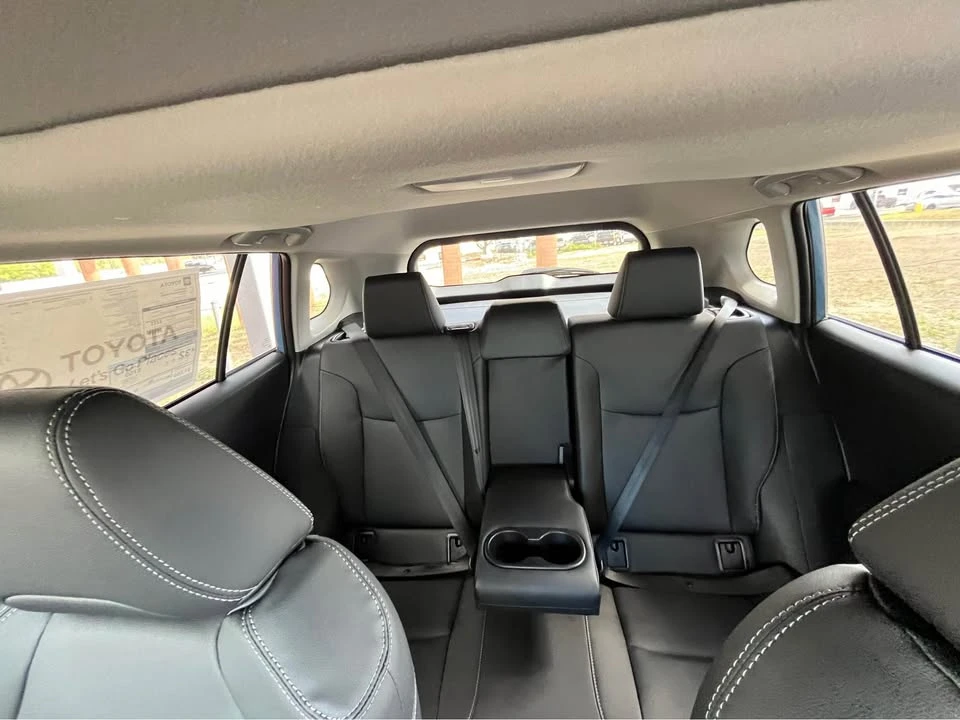2027 Toyota Corolla Cross - Image 6 of 6