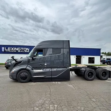2027 Volvo 640 Edge Black Sleeper