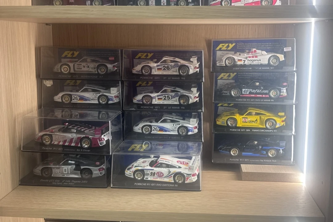 Parts & Memorabilia Scale Models - Image 2 of 4