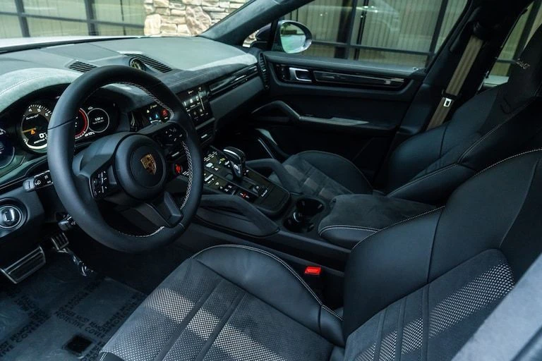 2022 Porsche 9Y0/9Y3 Cayenne Turbo GT - Image 6 of 9