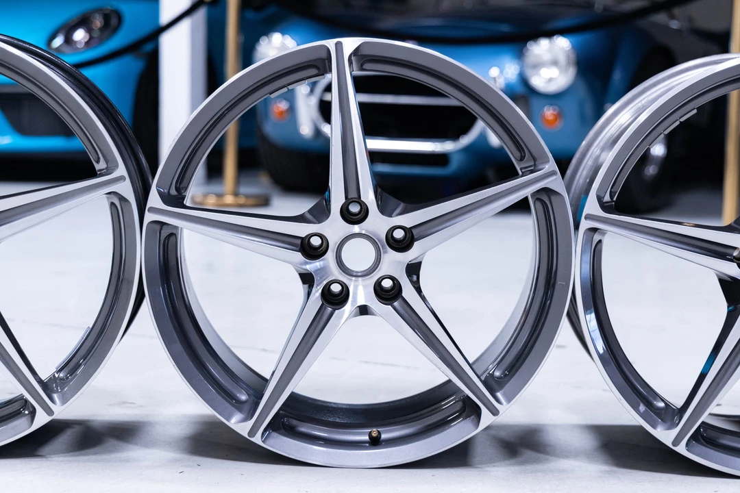 Parts & Memorabilia Other Wheels - Image 10 of 31