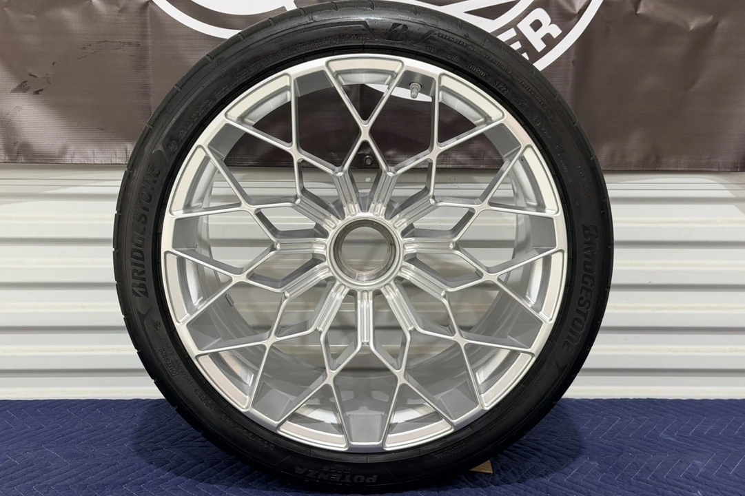 Parts & Memorabilia Other Wheels - Image 2 of 4