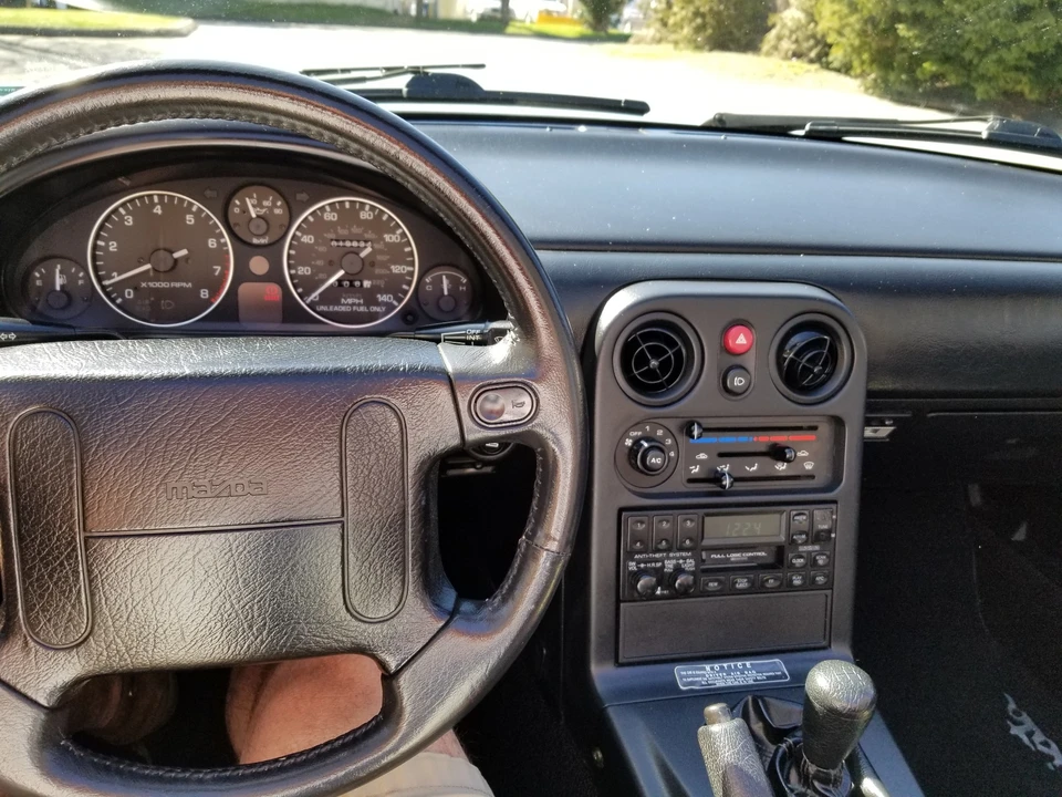 1990 Mazda NA MX-5 Miata - Image 25 of 31