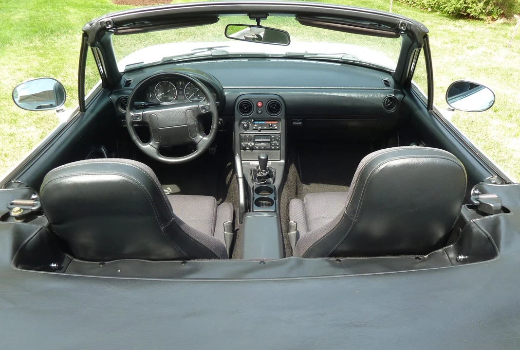 1990 Mazda NA MX-5 Miata - Image 24 of 31