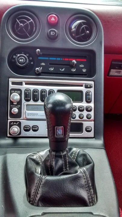 1993 Mazda NA MX-5 Miata - Image 16 of 31