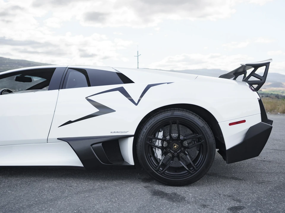 2010 Lamborghini Murcielago LP670-4 SV - Image 11 of 31