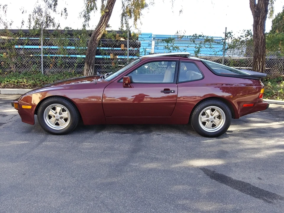1984 Porsche 944 - Image 5 of 31