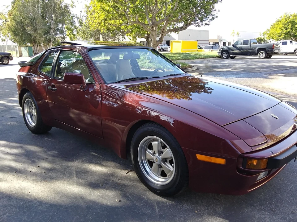 1984 Porsche 944 - Image 16 of 31