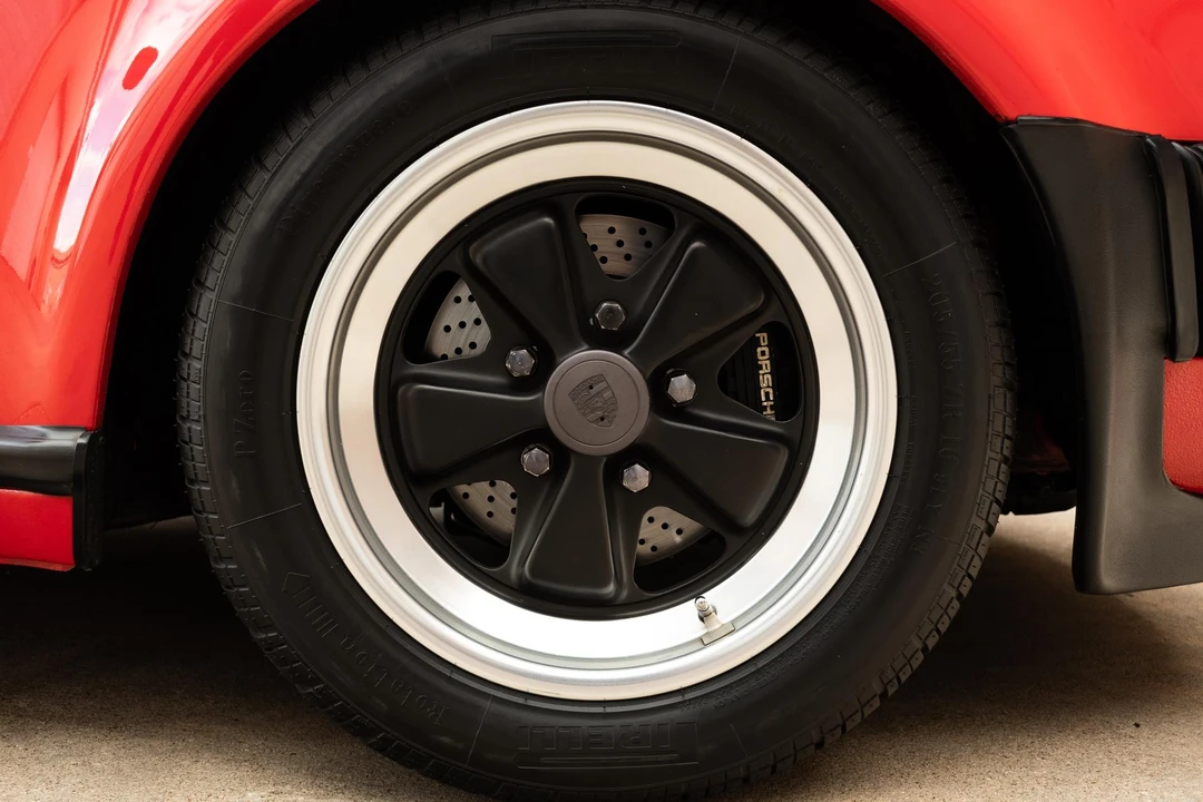 1985 Porsche 911 Carrera 3.2 - Image 15 of 31