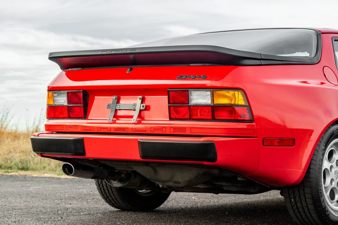 1986 Porsche 944 - Image 18 of 31