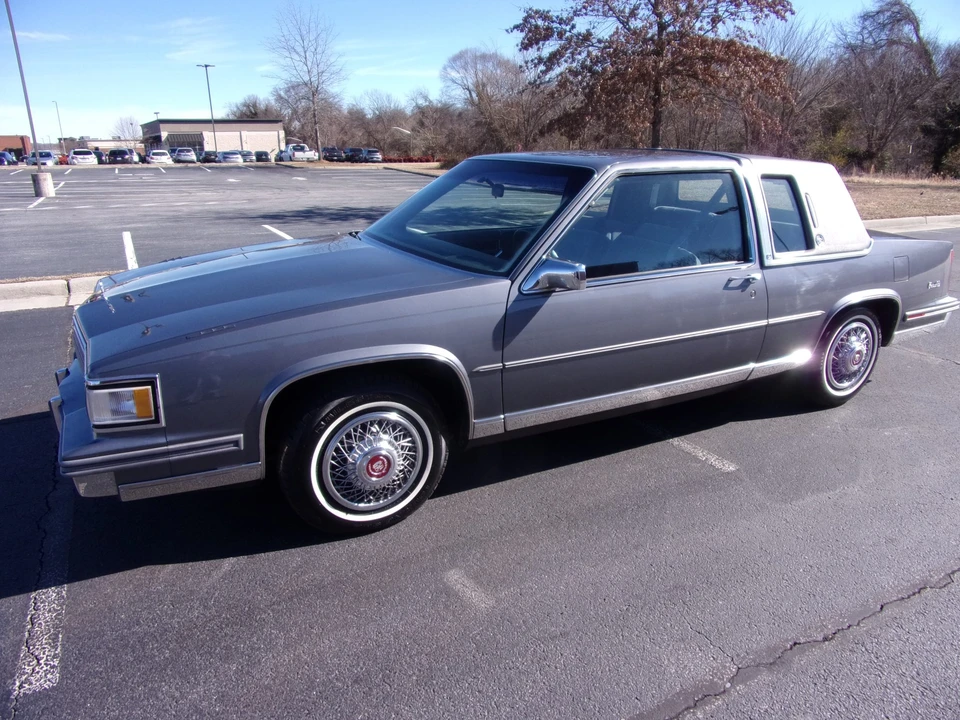 1987 Cadillac DeVille 6th Gen - Image 3 of 31