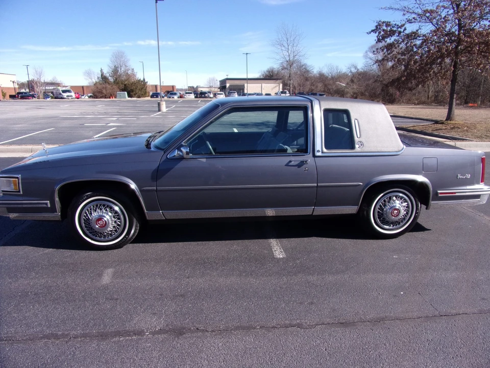1987 Cadillac DeVille 6th Gen - Image 4 of 31