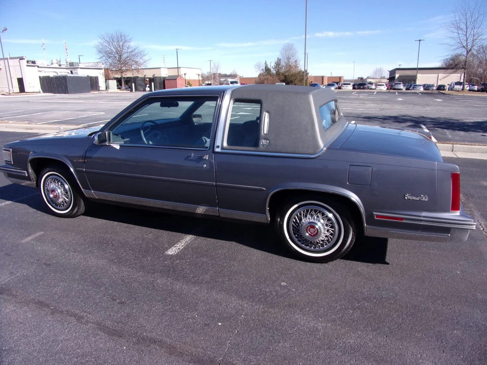 1987 Cadillac DeVille 6th Gen - Image 5 of 31