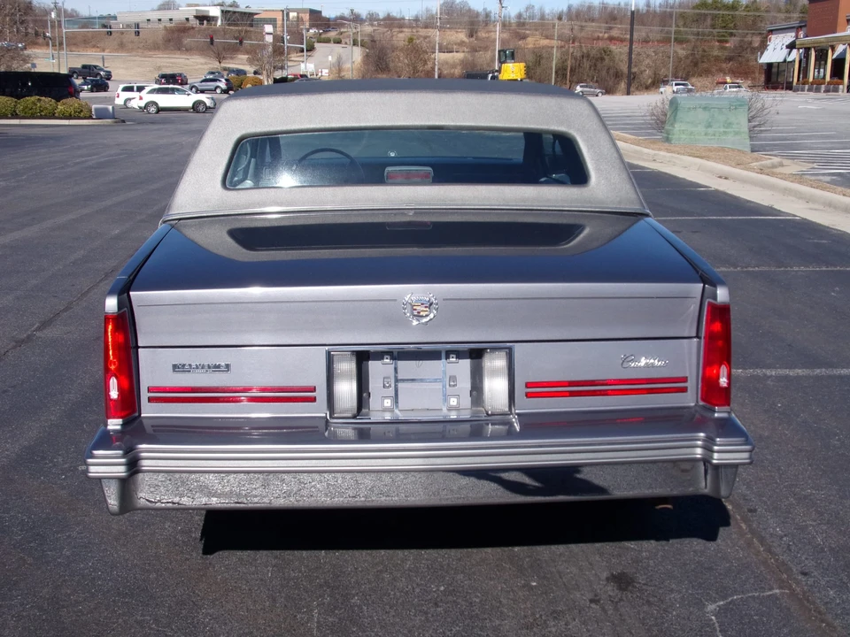 1987 Cadillac DeVille 6th Gen - Image 8 of 31