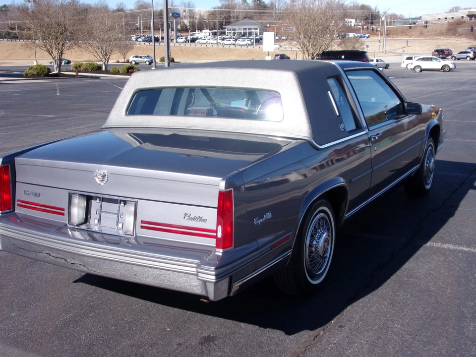 1987 Cadillac DeVille 6th Gen - Image 9 of 31
