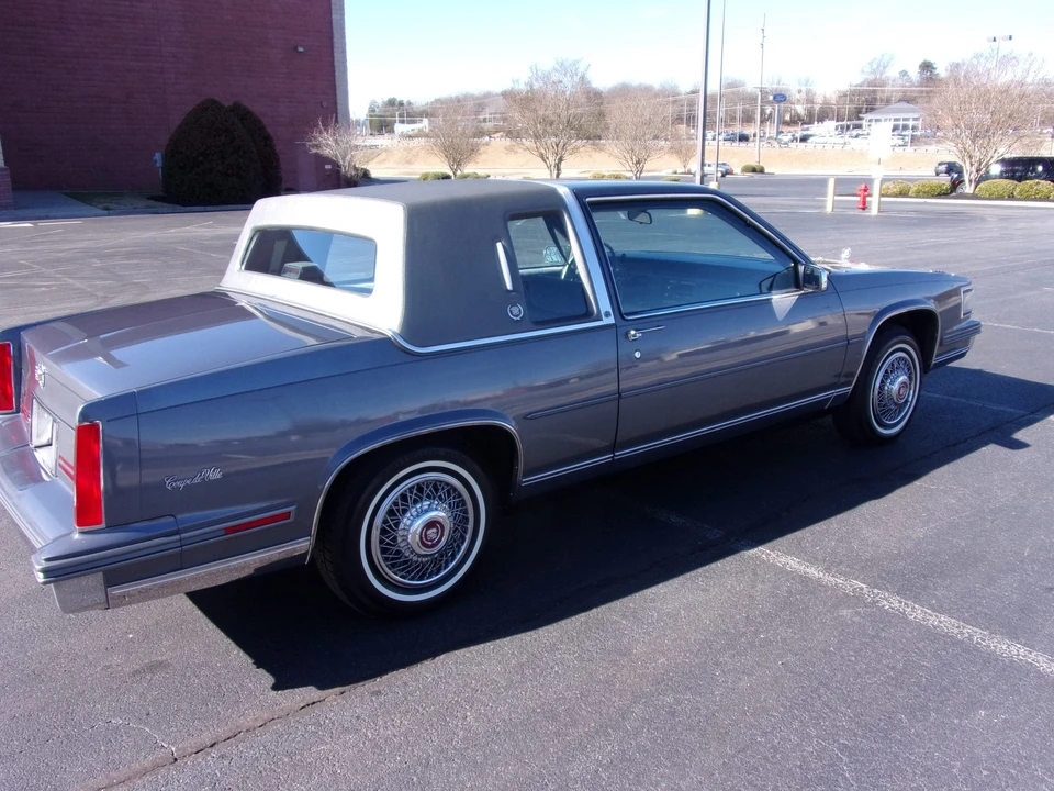 1987 Cadillac DeVille 6th Gen - Image 10 of 31