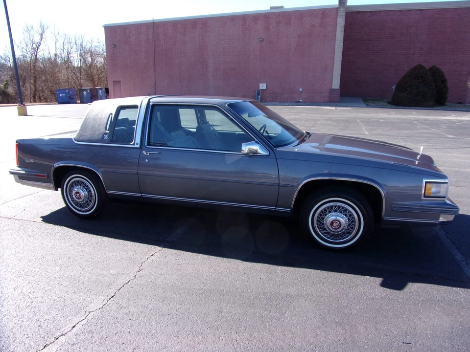 1987 Cadillac DeVille 6th Gen - Image 12 of 31