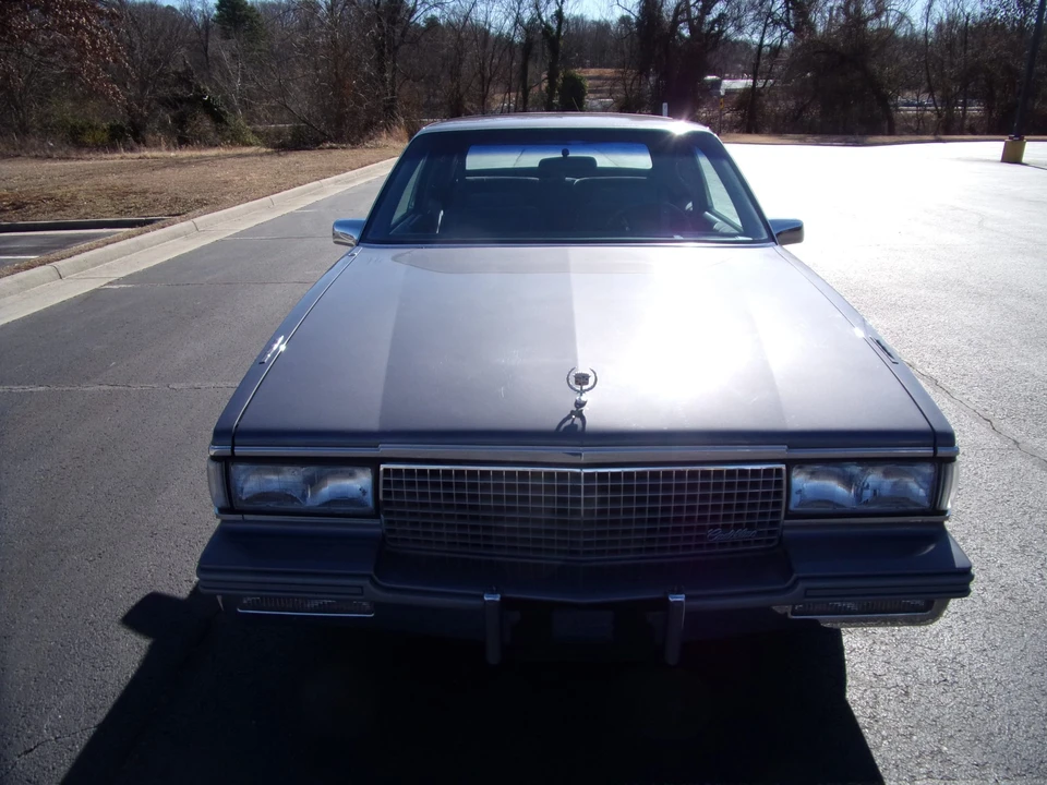1987 Cadillac DeVille 6th Gen - Image 15 of 31