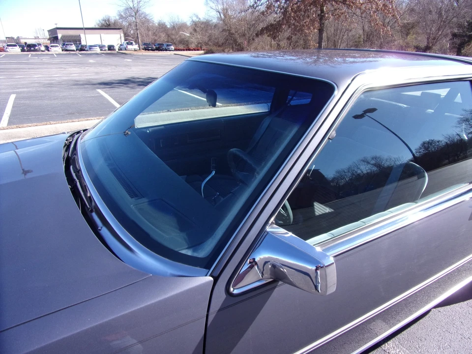 1987 Cadillac DeVille 6th Gen - Image 19 of 31