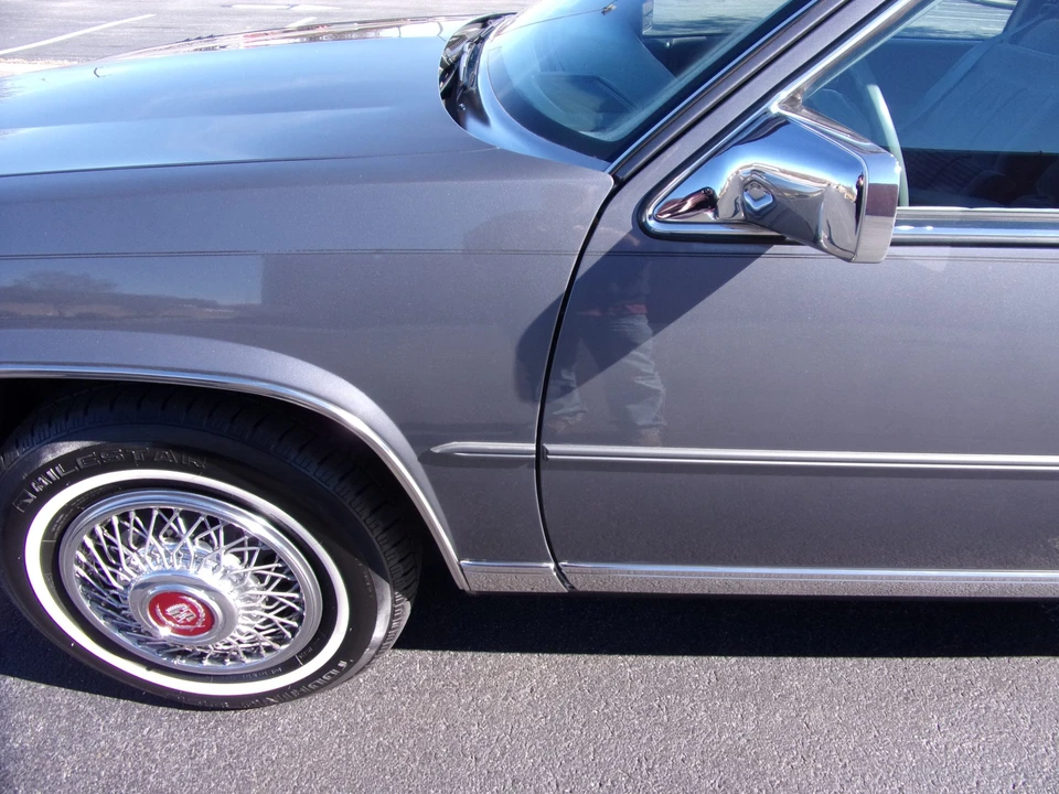 1987 Cadillac DeVille 6th Gen - Image 18 of 31