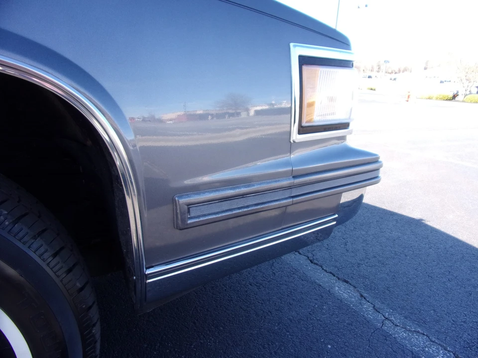 1987 Cadillac DeVille 6th Gen - Image 30 of 31