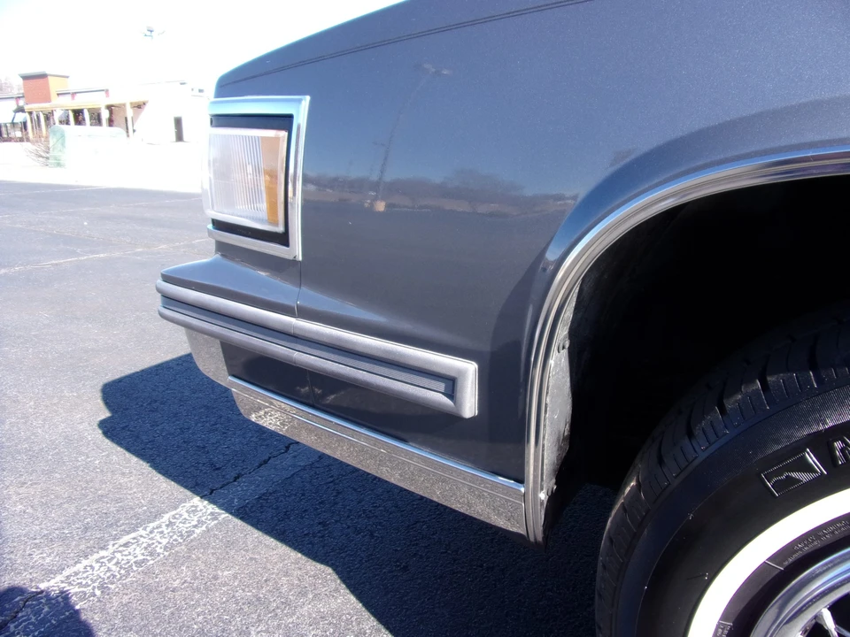 1987 Cadillac DeVille 6th Gen - Image 17 of 31