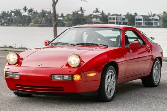 1987 Porsche 928 S4