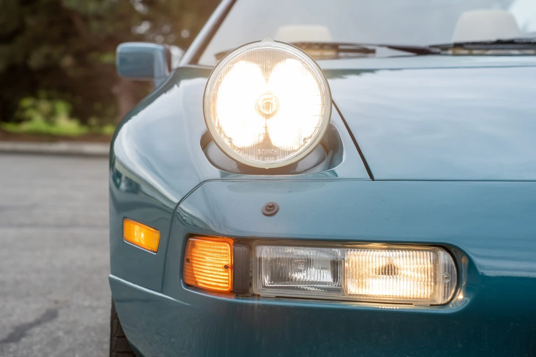 1989 Porsche 928 S4 - Image 24 of 31