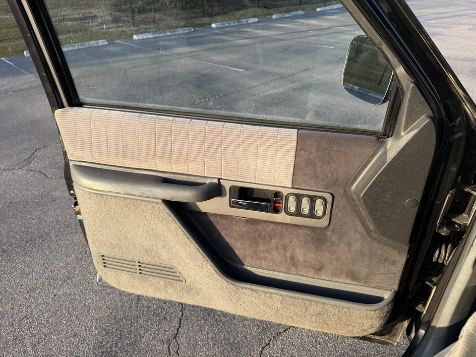 1990 Chevrolet C/K 4th Gen - Image 27 of 31