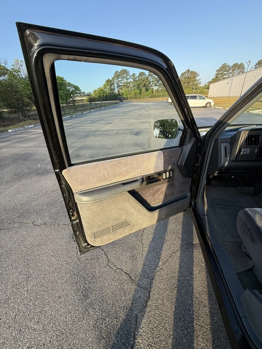 1990 Chevrolet C/K 4th Gen - Image 25 of 31