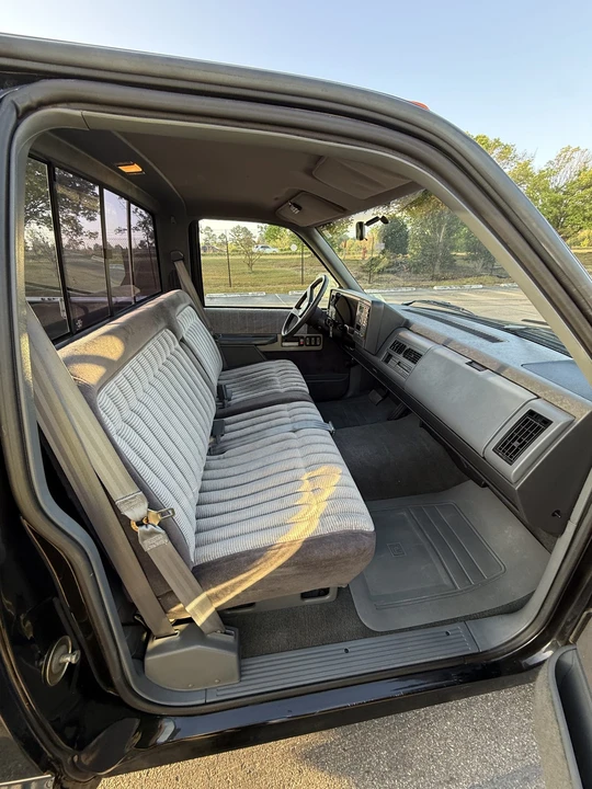 1990 Chevrolet C/K 4th Gen - Image 28 of 31