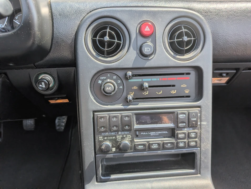 1990 Mazda NA MX-5 Miata - Image 22 of 31