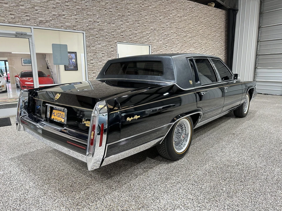 1991 Cadillac Brougham - Image 11 of 31