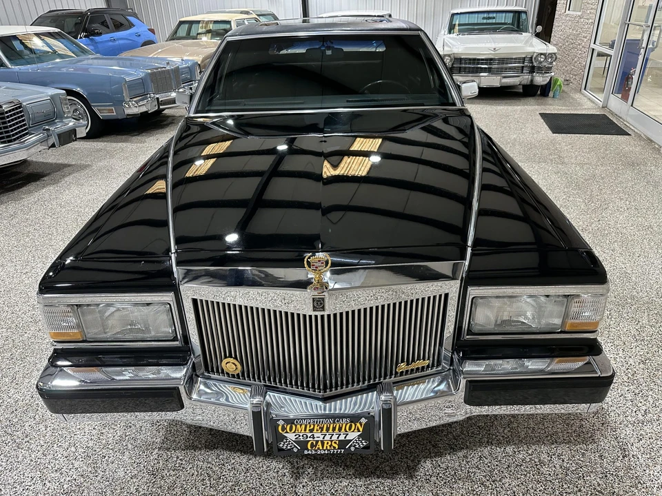 1991 Cadillac Brougham - Image 6 of 31