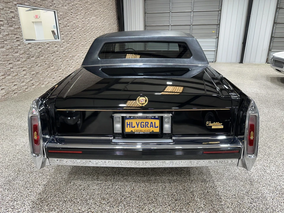 1991 Cadillac Brougham - Image 14 of 31