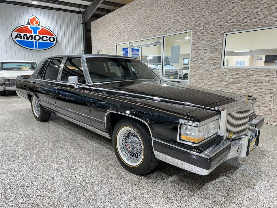 1991 Cadillac Brougham - Image 7 of 31