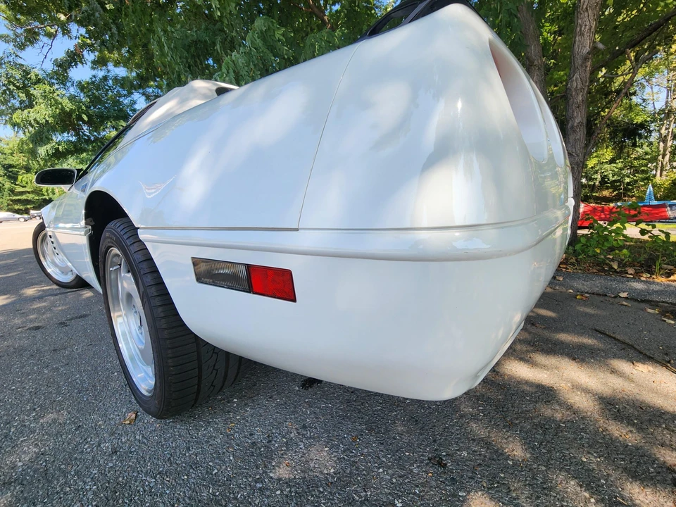 1991 Chevrolet Corvette C4 - Image 22 of 31