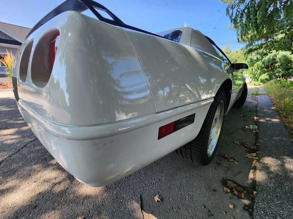 1991 Chevrolet Corvette C4 - Image 23 of 31