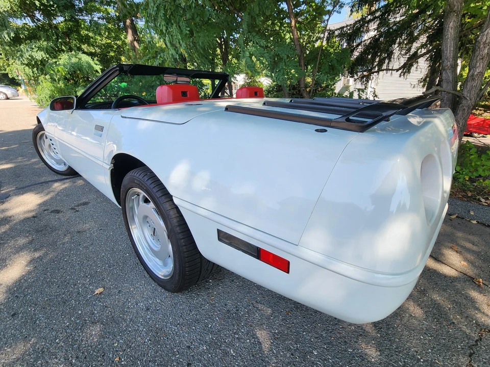1991 Chevrolet Corvette C4 - Image 8 of 31