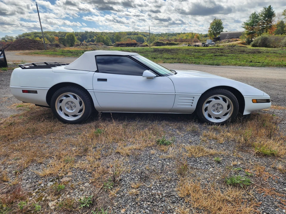 1991 Chevrolet Corvette C4 - Image 15 of 31