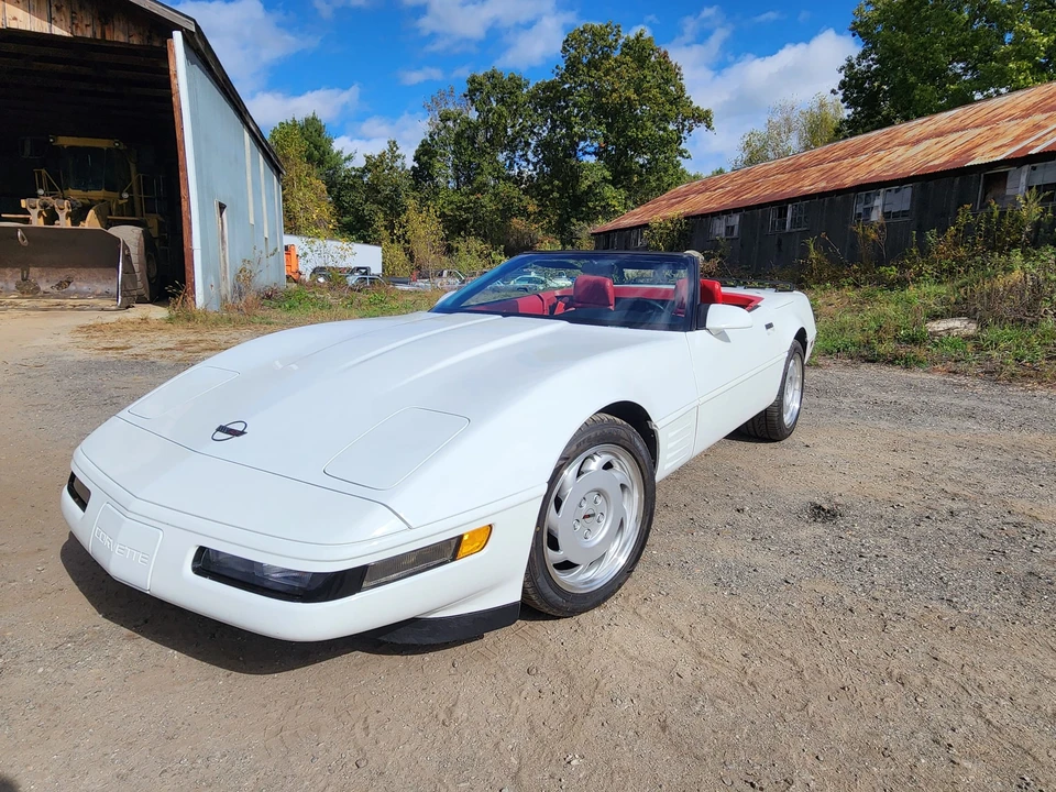 1991 Chevrolet Corvette C4 - Image 2 of 31