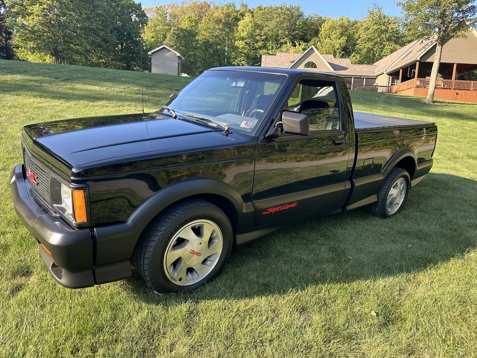 1991 GMC Syclone - Image 3 of 31