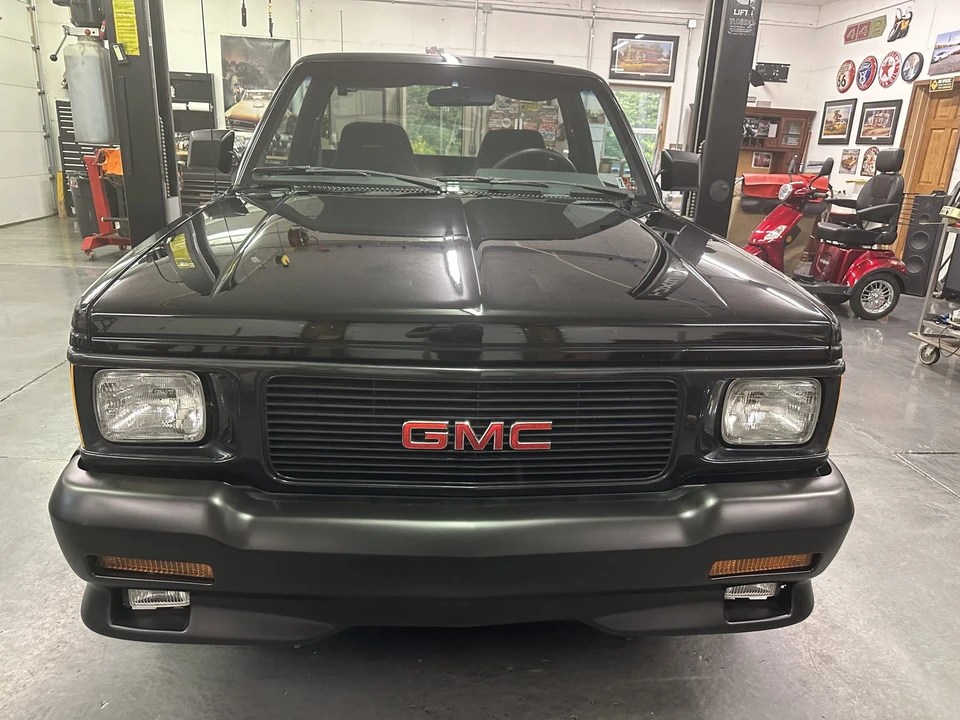 1991 GMC Syclone - Image 10 of 31