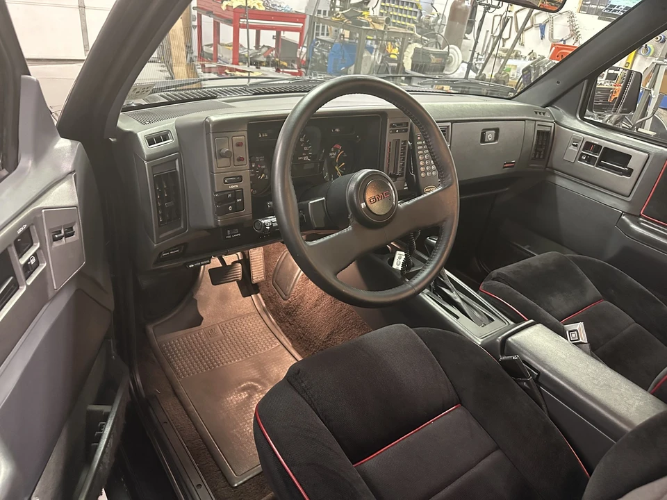 1991 GMC Syclone - Image 29 of 31