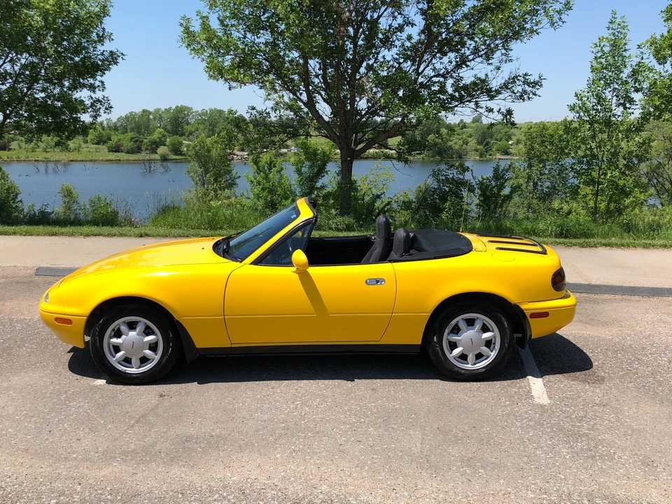 1992 Mazda NA MX-5 Miata - Image 4 of 31
