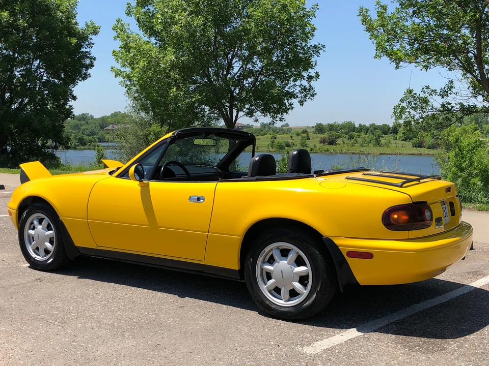 1992 Mazda NA MX-5 Miata - Image 15 of 31